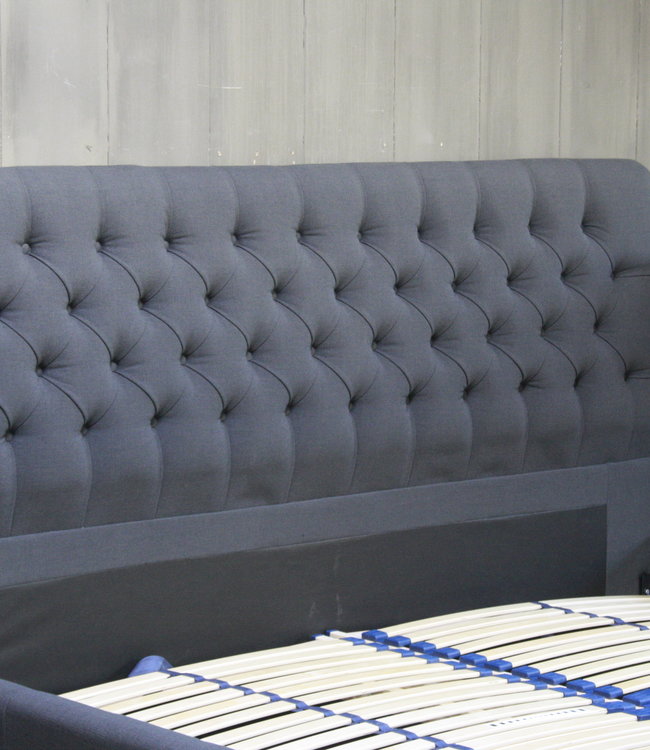 Rene Houtman Tweepersoons bed Darlton gestoffeerd met capitons Antraciet