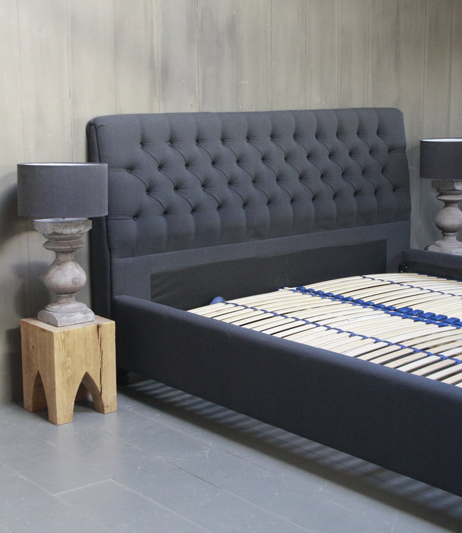 Rene Houtman Tweepersoons bed Darlton gestoffeerd met capitons Antraciet