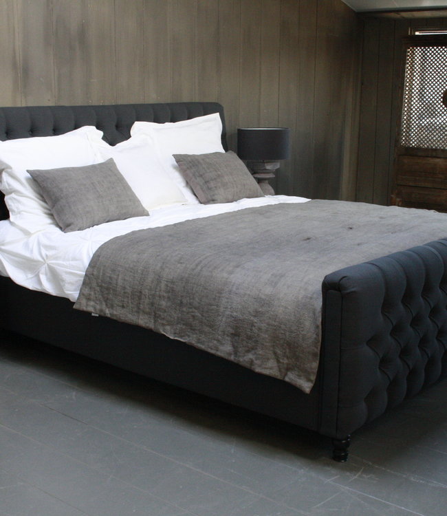 Rene Houtman Tweepersoons bed Darlton gestoffeerd met capitons Antraciet