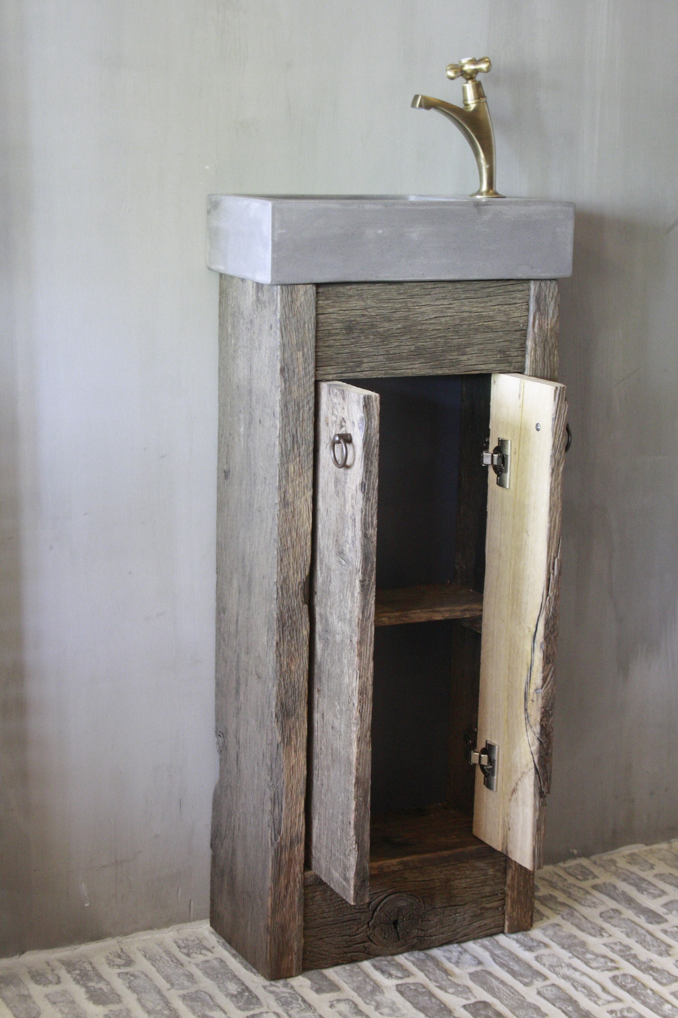 Rene Houtman Landelijk Oud Eikenhouten Geborsteld Toiletmeubel + Fontein D.grey