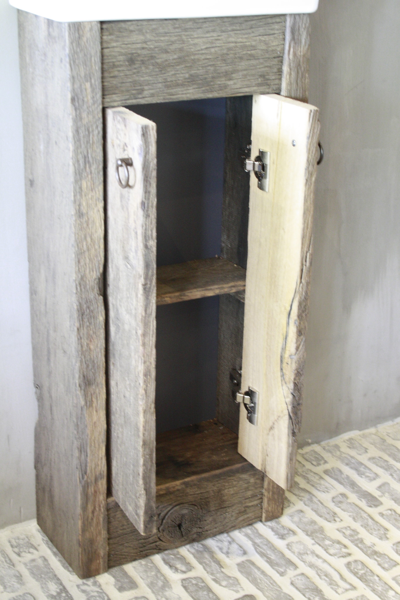 Rene Houtman Landelijk Oud Eikenhouten Geborsteld Toiletmeubel + Fontein Wit