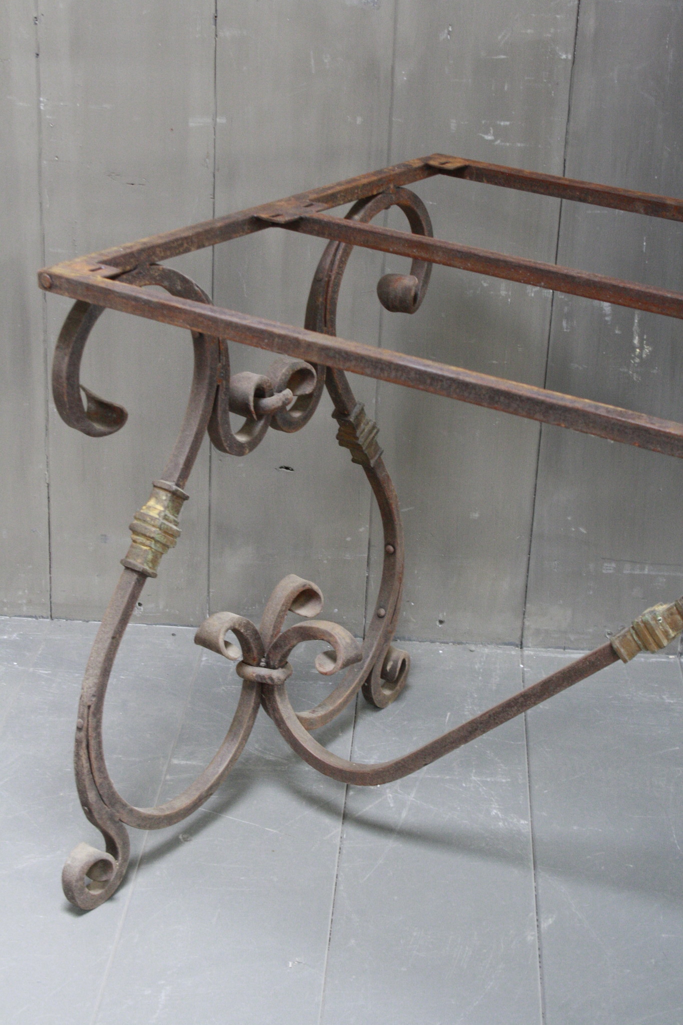Rene Houtman IJzeren Tafelonderstel Krulpoten Tuintafel Cannes 200 x 70 cm
