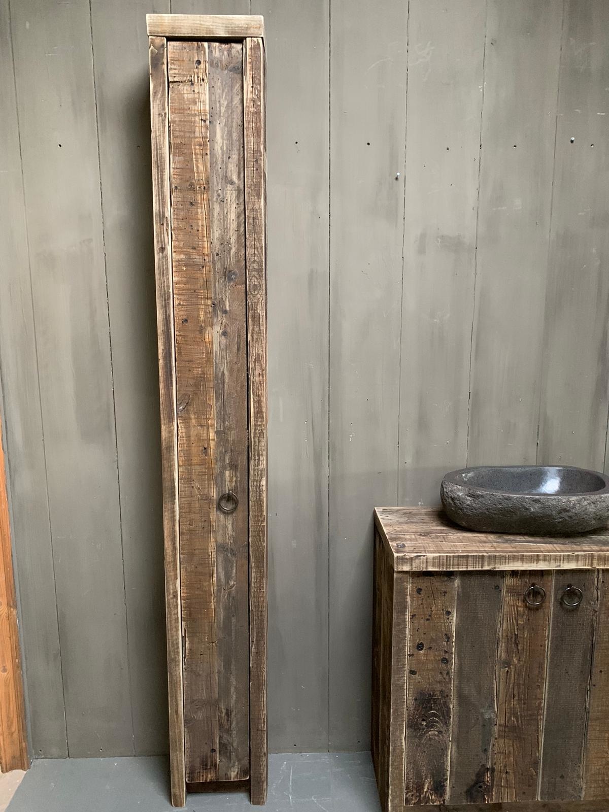 Massief oud houten badkamerkast/handdoekenkast met deur - Houtman