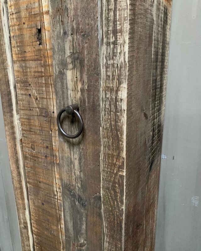 Rene Houtman Massief oud houten badkamerkast/handdoekenkast met deur