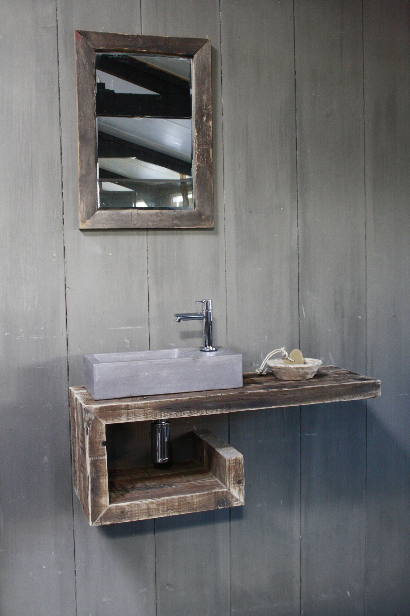 Rene Houtman Rosa - Fonteinmeubelset - Beton - Chroom