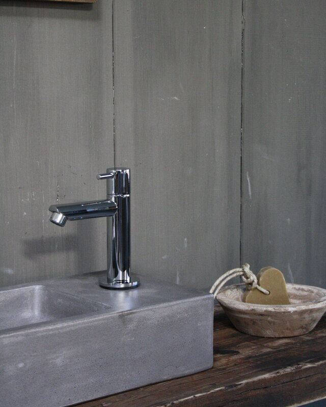 Rene Houtman Rosa - Fonteinmeubelset - Beton - Chroom