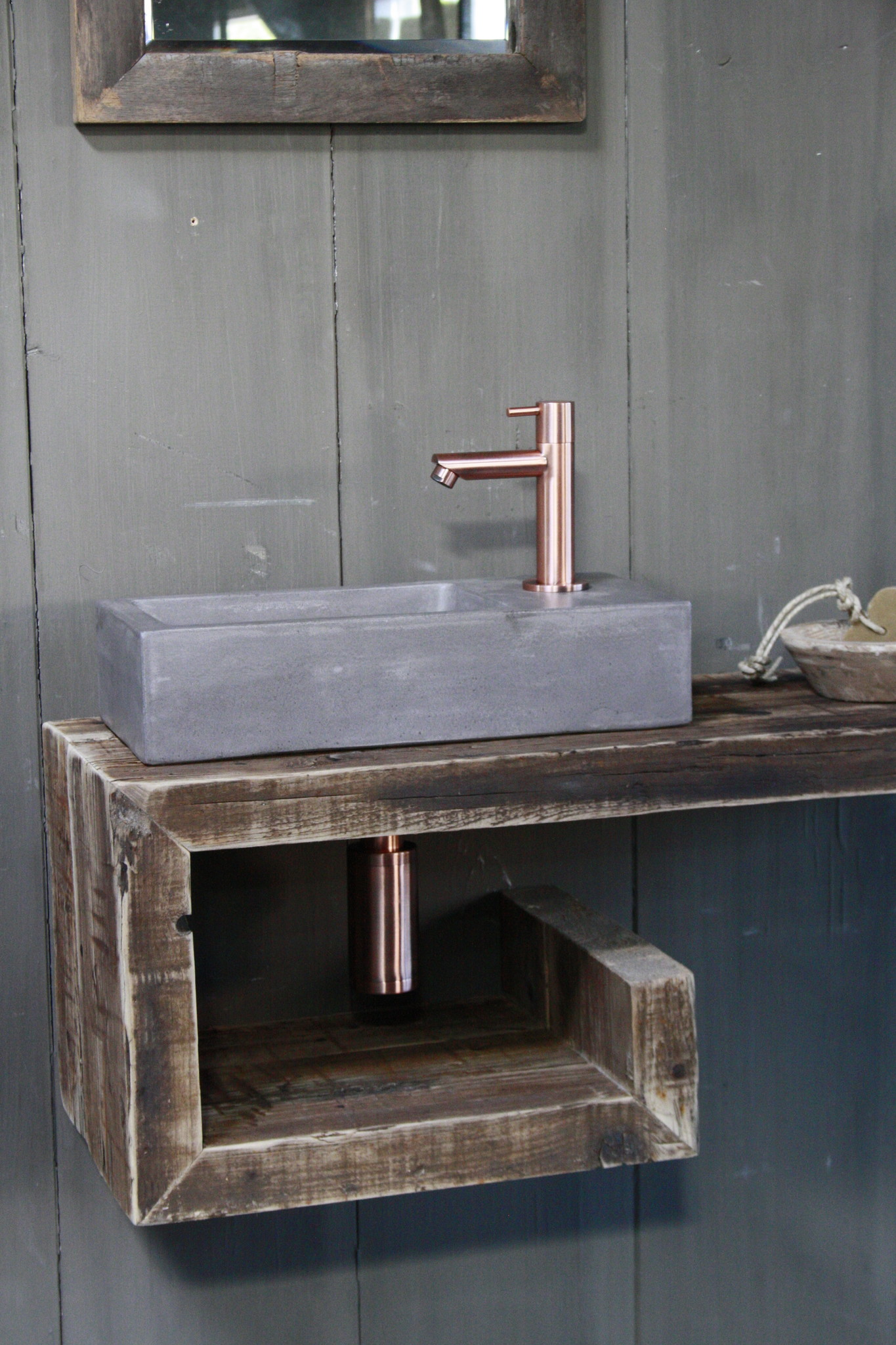 Rene Houtman Rosa - Fonteinmeubelset - Beton - Koper