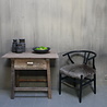 Houten stoel met geitenvacht Donker Houten stoel met geitenvacht Donker
