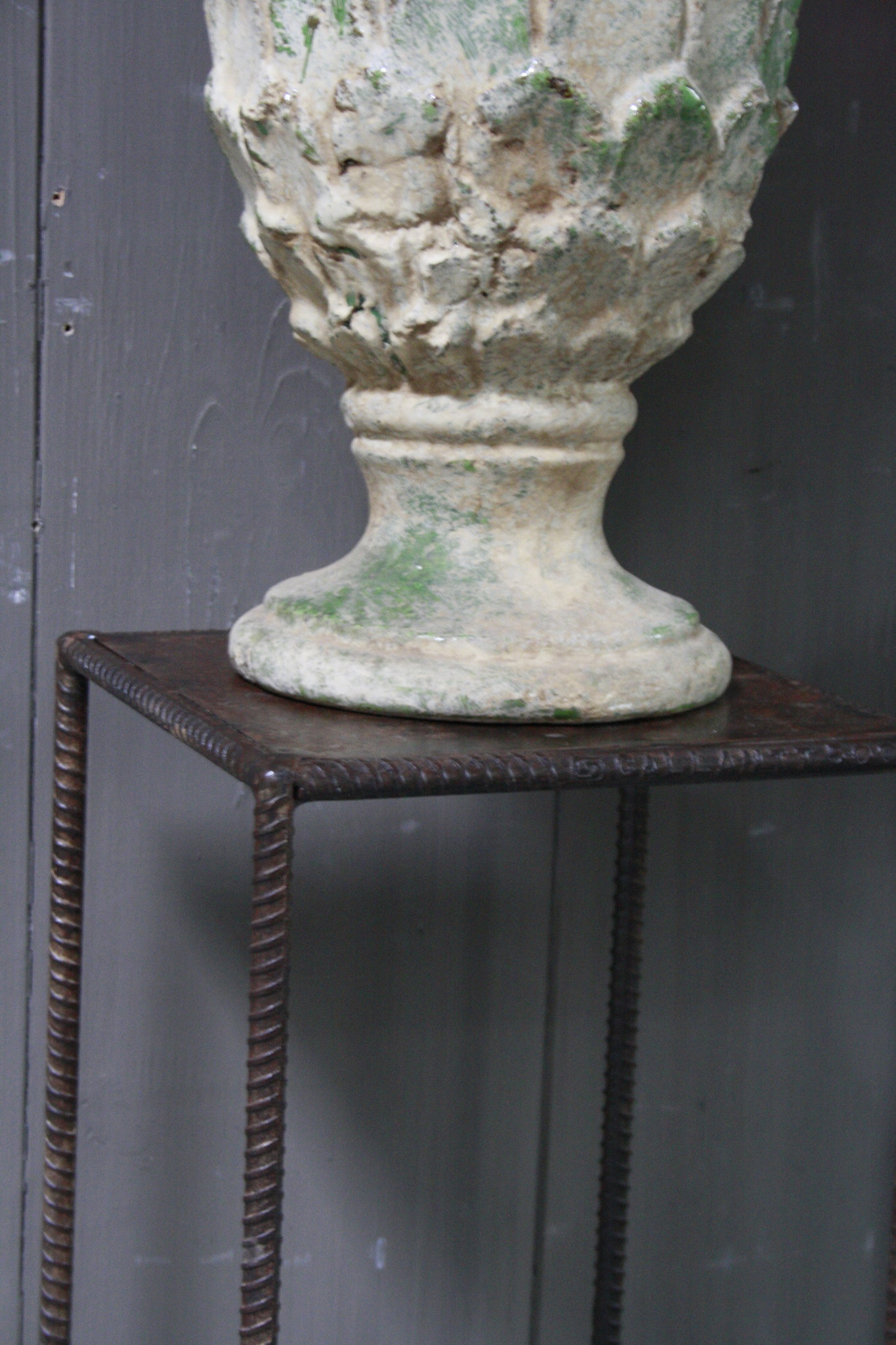 Rene Houtman ijzeren bijzettafel op pootjes H77 x B25 cm