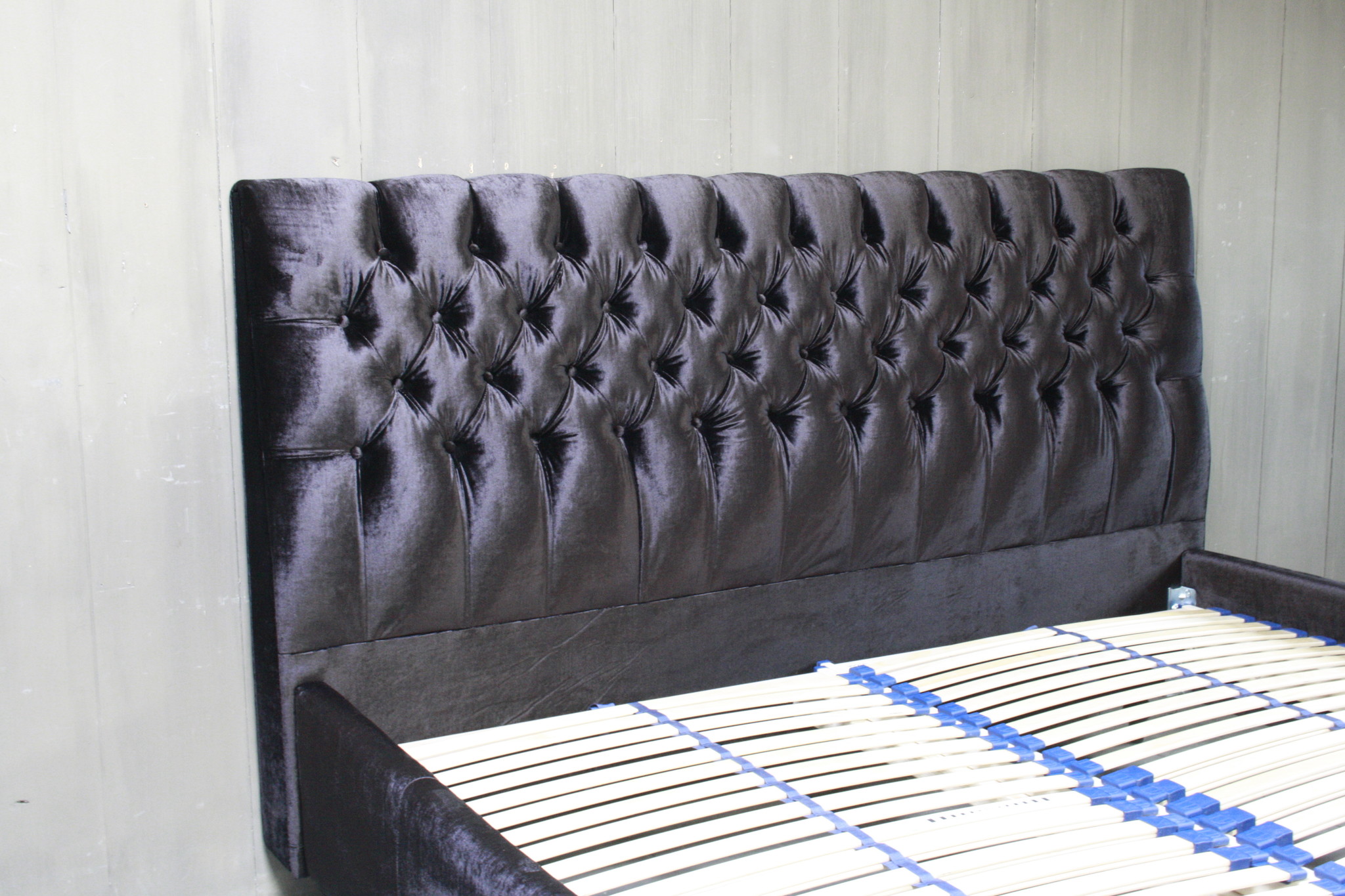 Rene Houtman Darlton Deluxe Ledikant Gecapitonneerd Velvet Dark