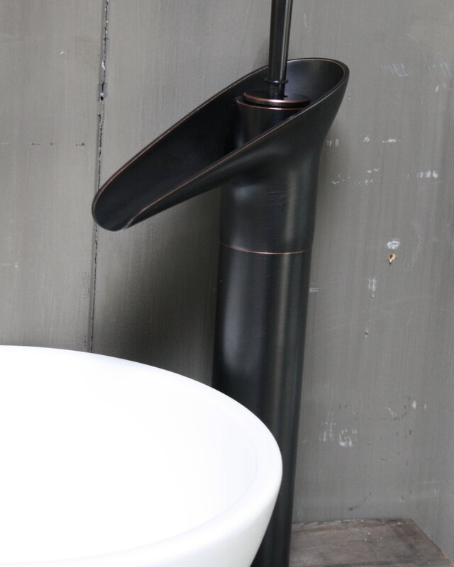 Rene Houtman Watervalkraan Zwart met Brons Toilet 32,5 cm