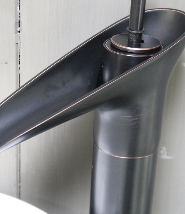 Rene Houtman Watervalkraan Zwart met Brons Toilet 32,5 cm