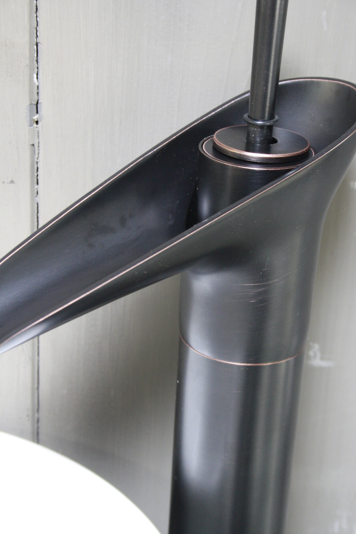 Rene Houtman Watervalkraan Zwart met Brons Toilet 32,5 cm