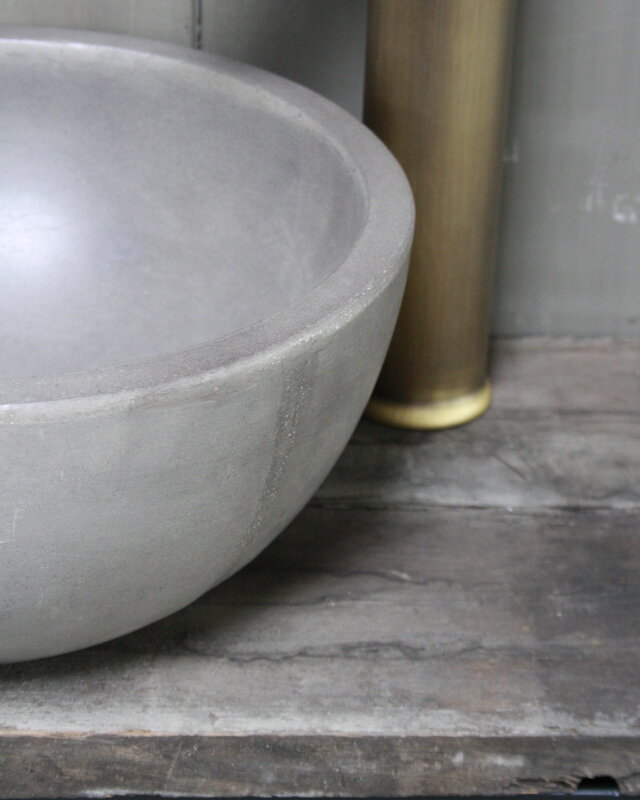 Rene Houtman Boris fonteinmeubelset beton incl. hoge kraan brons