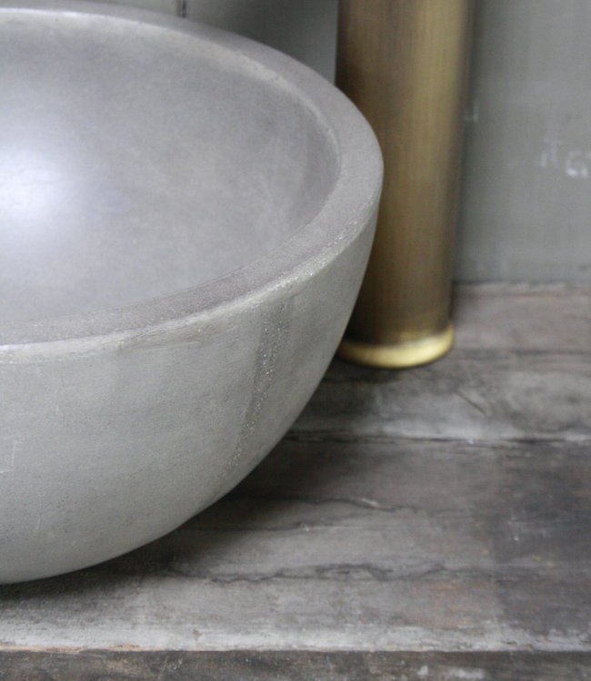 Rene Houtman Boris fonteinmeubelset beton incl. hoge kraan brons