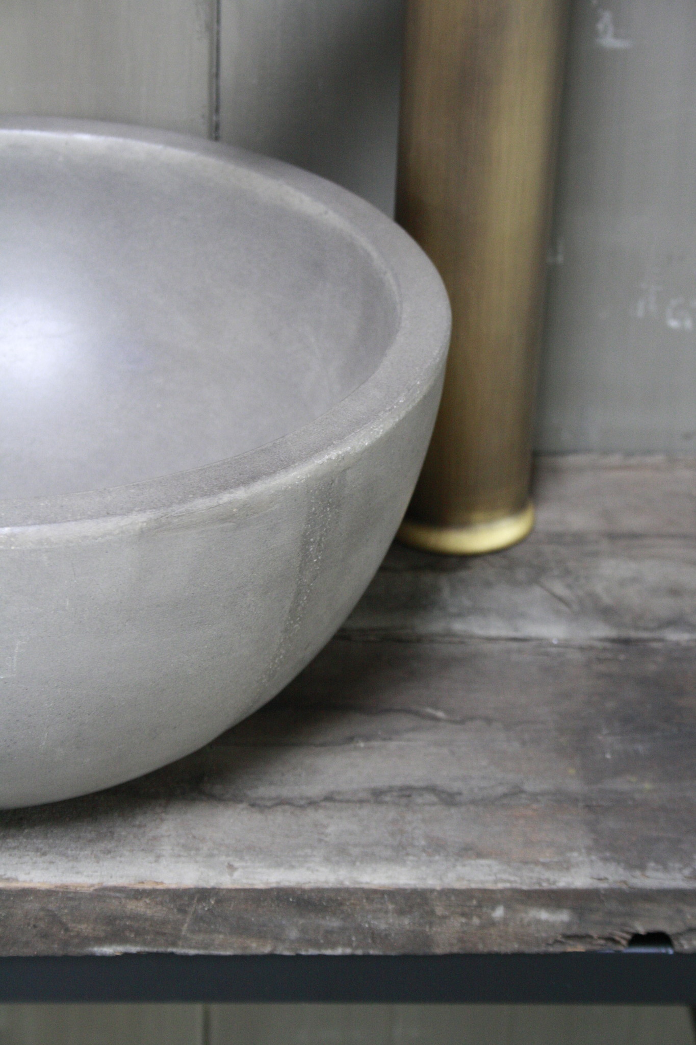 Rene Houtman Boris fonteinmeubelset beton incl. hoge kraan brons