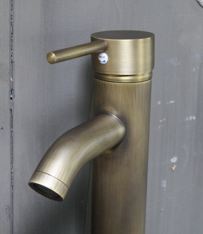 Rene Houtman Boris fonteinmeubelset beton incl. hoge kraan brons