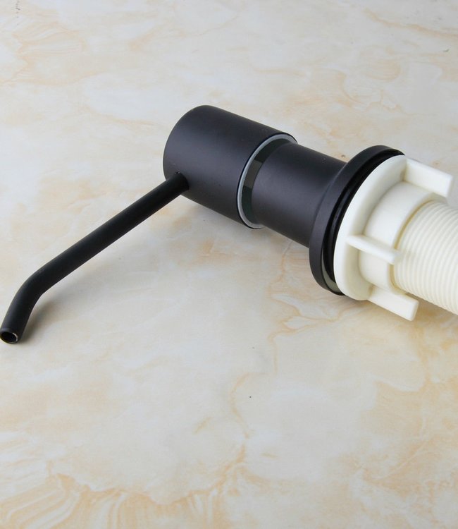 Rene Houtman Zwarte inbouw zeeppomp RVS