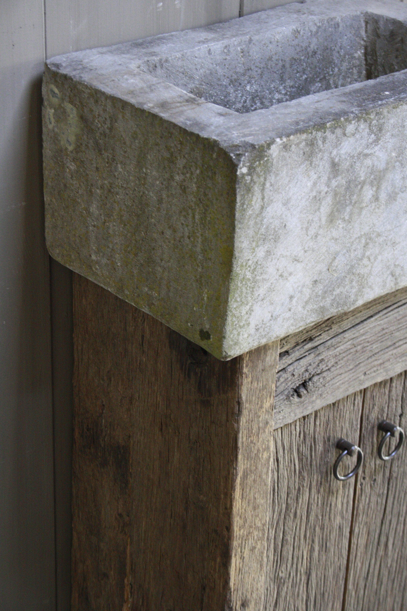 Rene Houtman Geesje toiletmeubel oud eiken + natuurstenen bak 90 cm