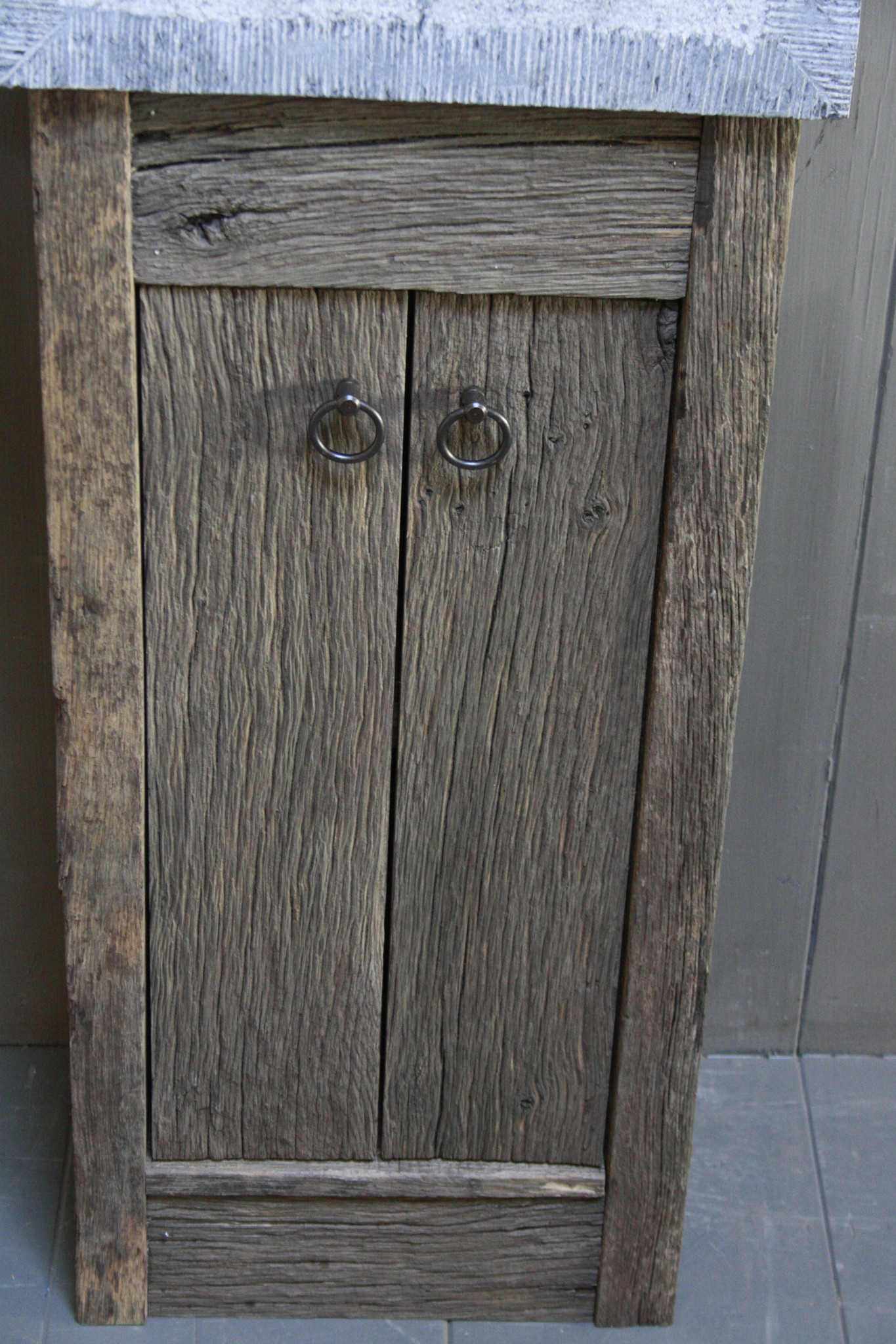 Rene Houtman Geesje toiletmeubel oud eiken + gefrijnde bak 90 cm