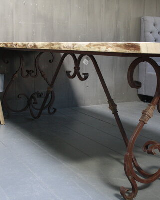 Rene Houtman Eetkamertafel Eiken 250 cm met ijzeren onderstel