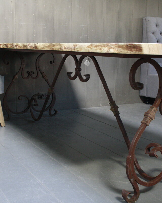 Rene Houtman Eetkamertafel Eiken 250 cm met ijzeren onderstel