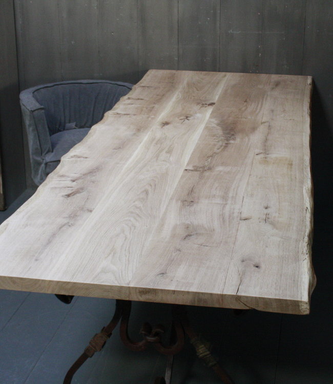 Rene Houtman Eetkamertafel Eiken 250 cm met ijzeren onderstel