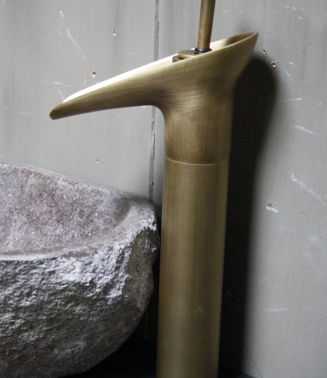 Rene Houtman Watervalkraan Nostalgisch Brons  31,2 cm