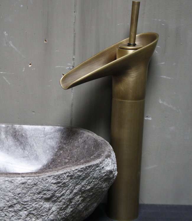 Rene Houtman Watervalkraan Nostalgisch Brons  31,2 cm