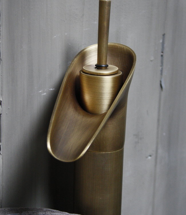 Rene Houtman Watervalkraan Nostalgisch Brons  31,2 cm