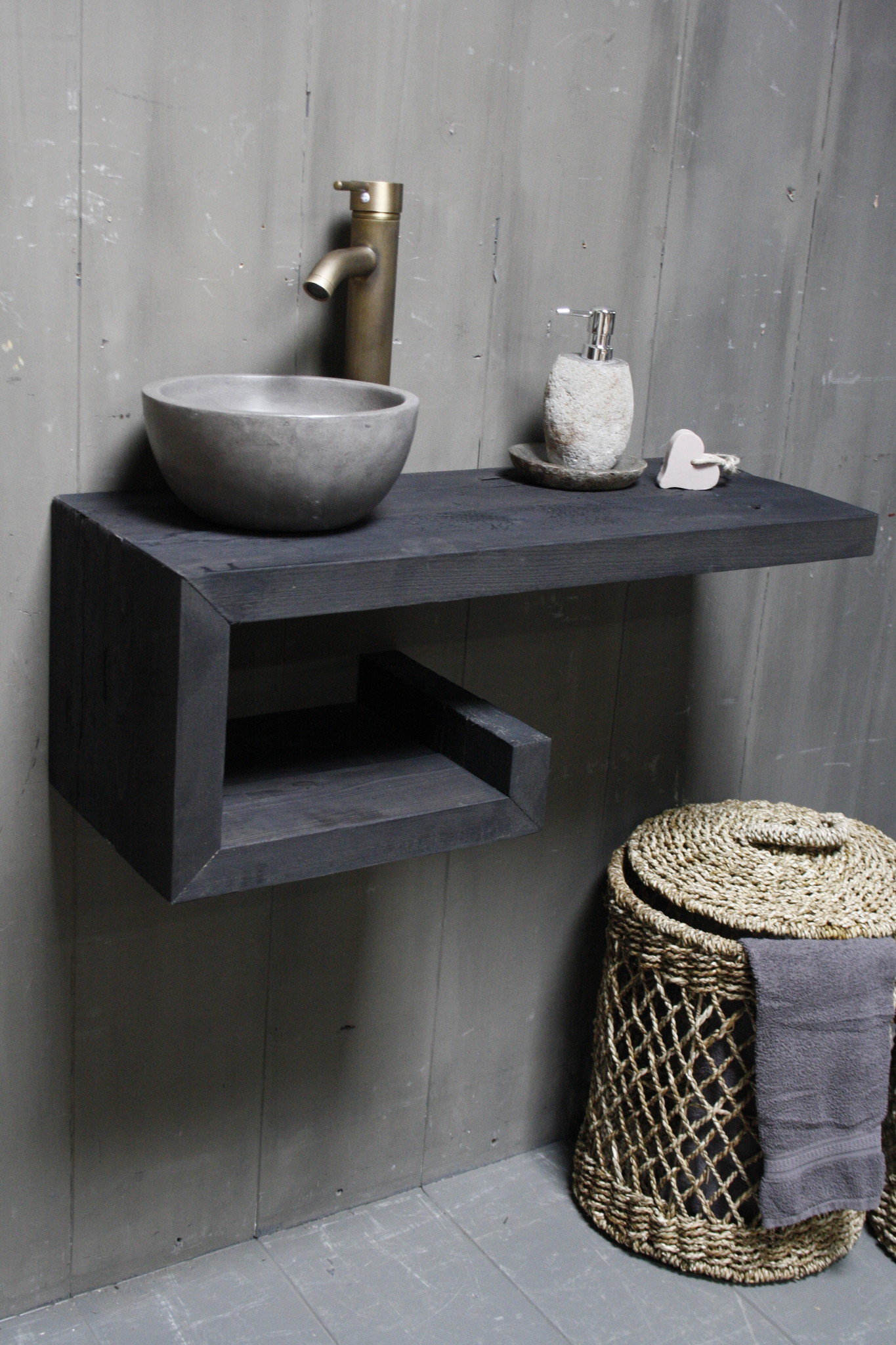 Rene Houtman Rosa - Fonteinmeubelset - Black - Beton - Brons1