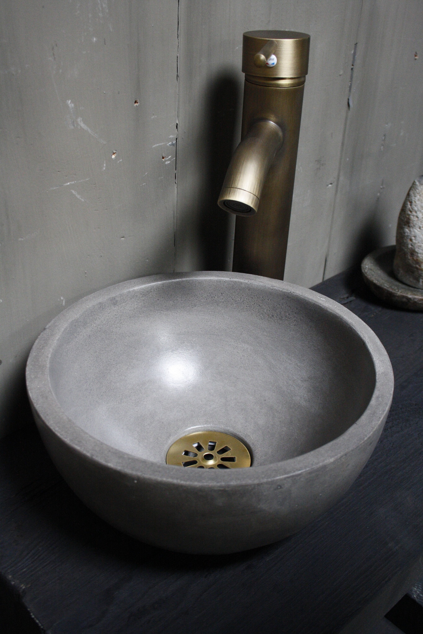 Rene Houtman Rosa - Fonteinmeubelset - Black - Beton - Brons1