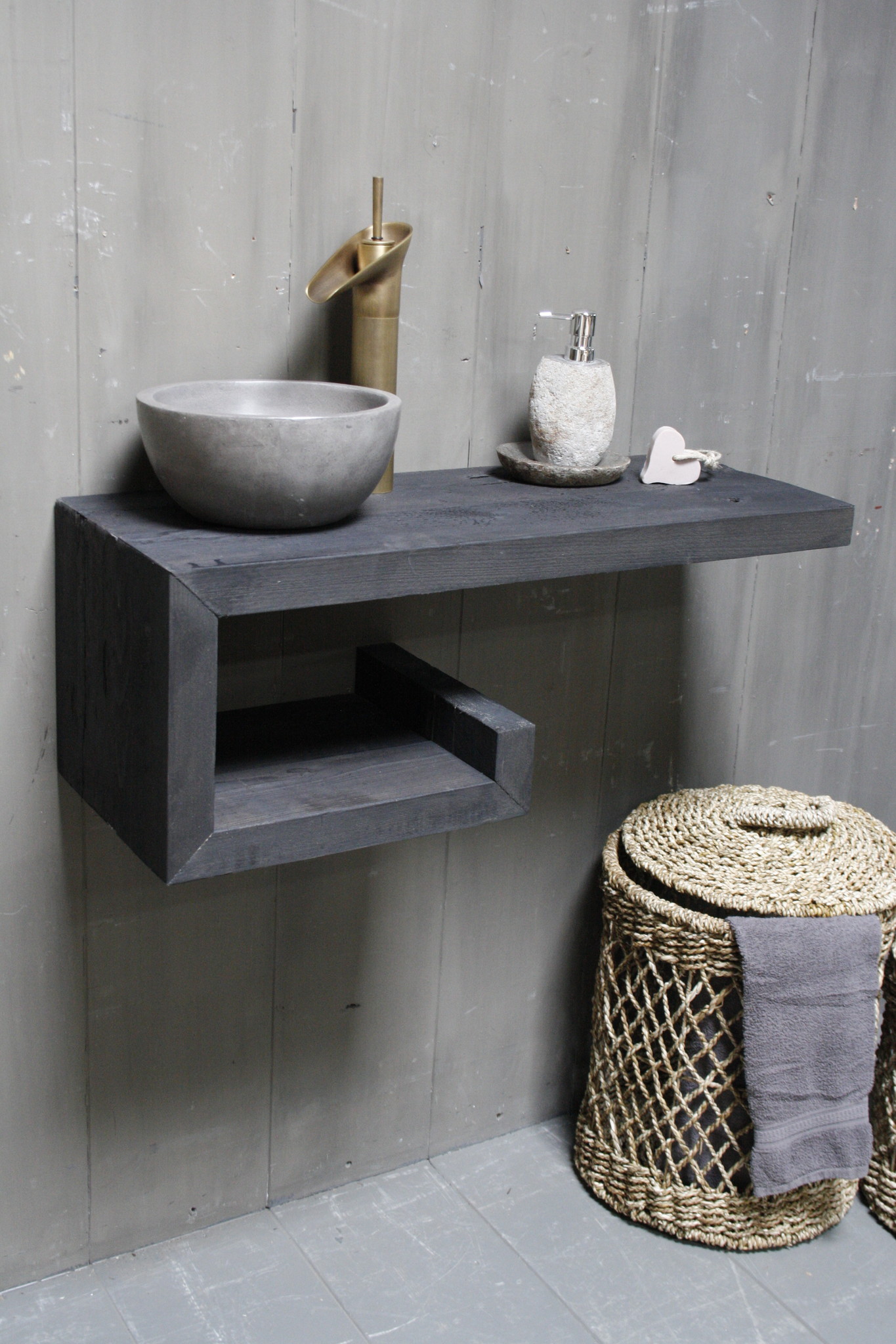 Rene Houtman Rosa - Fonteinmeubelset -  Black - Beton - Brons