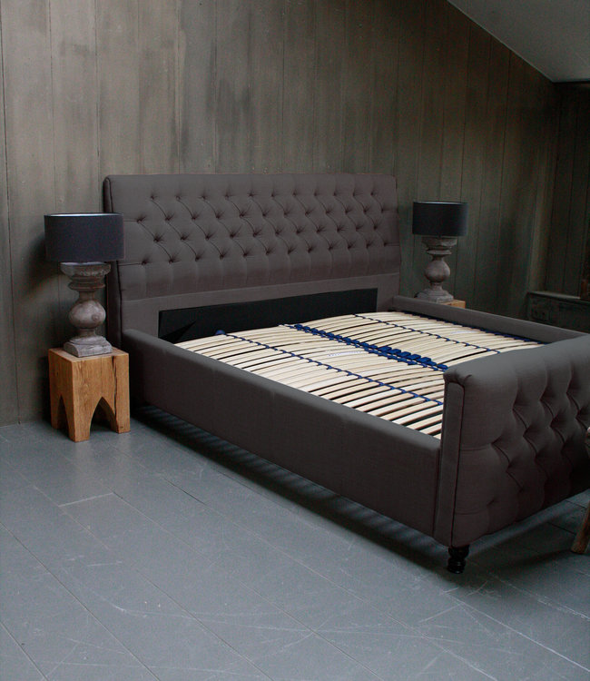 Rene Houtman Darlton Ledikant Capiton Stof Chocolate