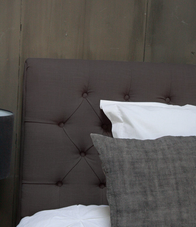 Rene Houtman Darlton Ledikant Capiton Stof Chocolate