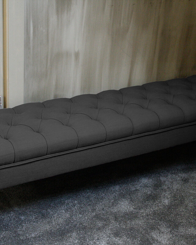 Rene Houtman Tweepersoons bed Darlton gestoffeerd met capitons Antraciet