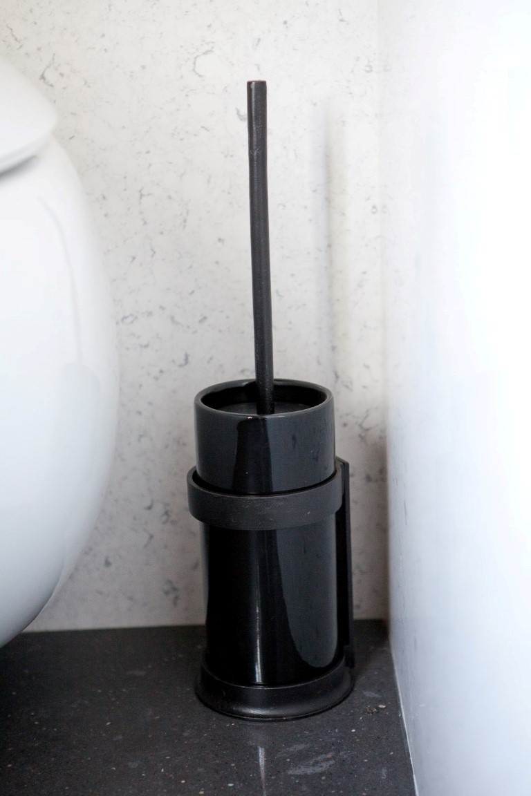 Dauby STUK TOILETBORSTELHOUDER “WHITE POT” RUW METAAL (RM)