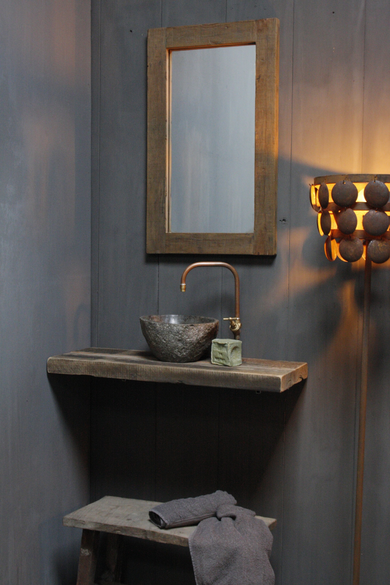 Rene Houtman Aleida Houten Toiletset compleet met waskom, kraan & 2 beugels