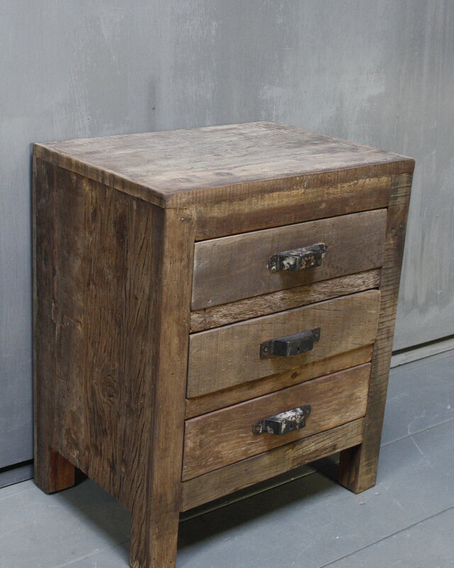 Rene Houtman Oud houten nachtkastje 3 lades 50x35x60 cm