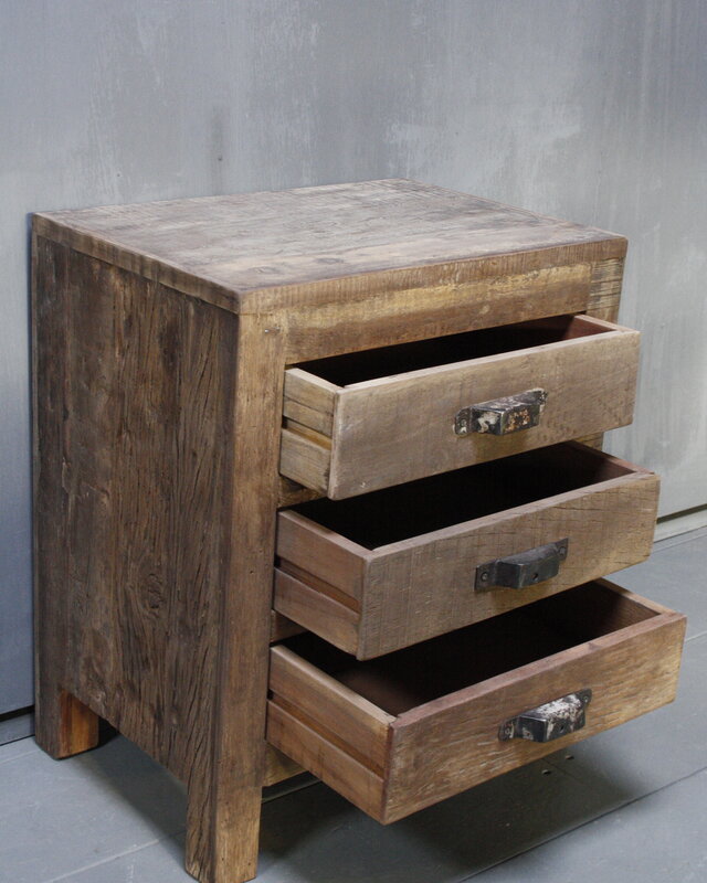 Rene Houtman Oud houten nachtkastje 3 lades 50x35x60 cm