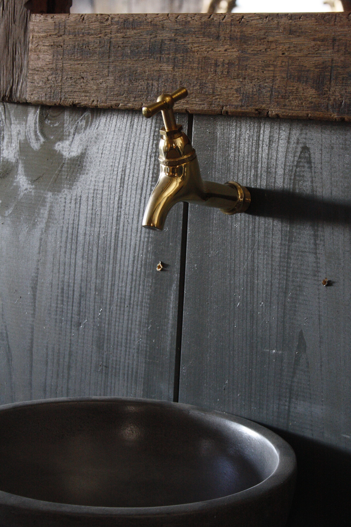 Rene Houtman Maastricht - Messing Tapkraan - Koud Water Muur -