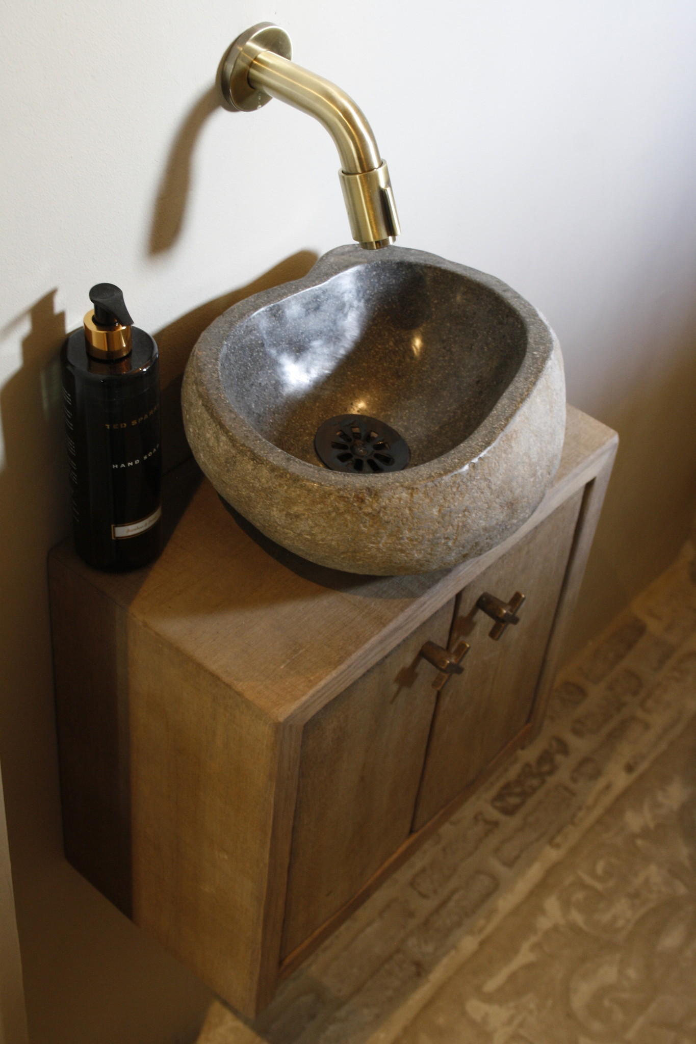 Rene Houtman Zwevend Toiletmeubel Eiken Deurtjes L39xH35 cm