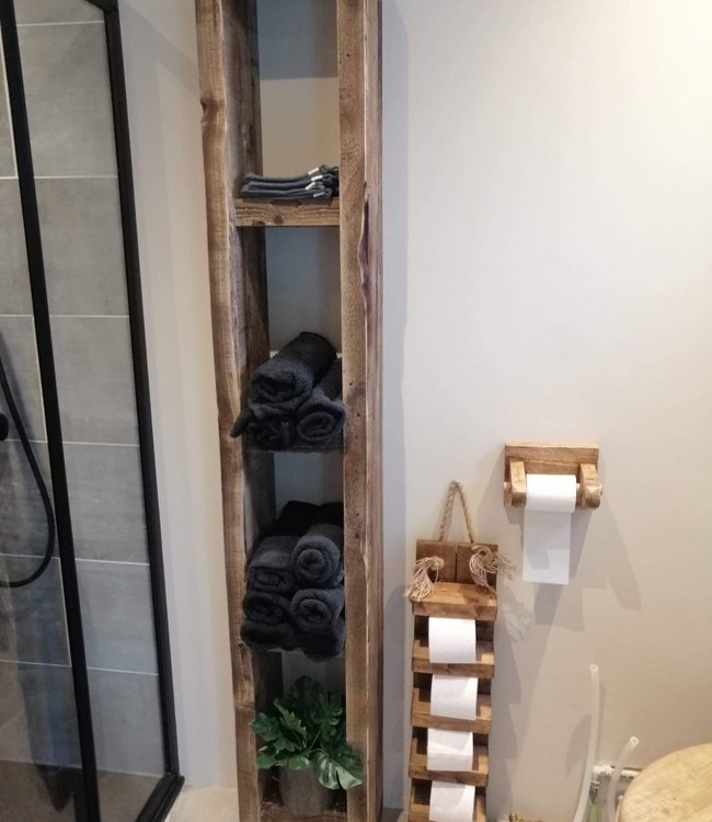 Rene Houtman Massief oud houten badkamerkast/handdoekenkast Hugo