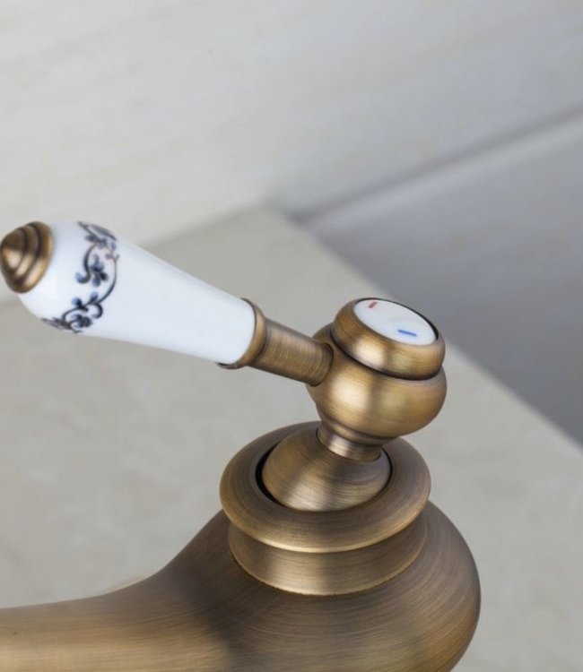 Rene Houtman Antieke Wastafelkraan - Brons