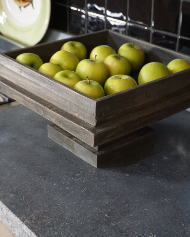 Rene Houtman Houten Tray Op Voet L40 x B40 x H22 cm