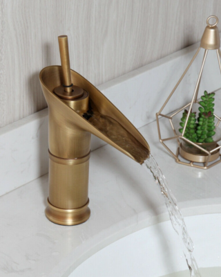 Rene Houtman Bronzen Watervalkraan - H220mm