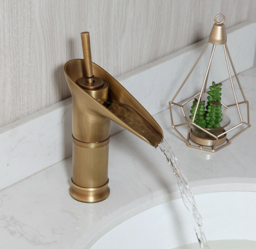Rene Houtman Bronzen Watervalkraan - H220mm