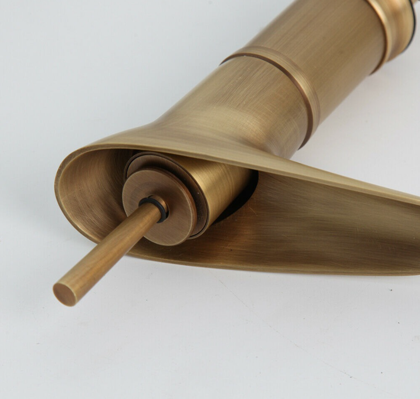 Rene Houtman Bronzen Watervalkraan - H220mm
