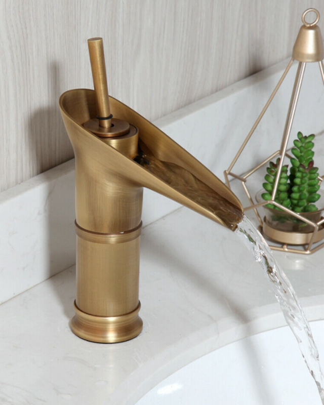 Rene Houtman Bronzen Watervalkraan - H220mm