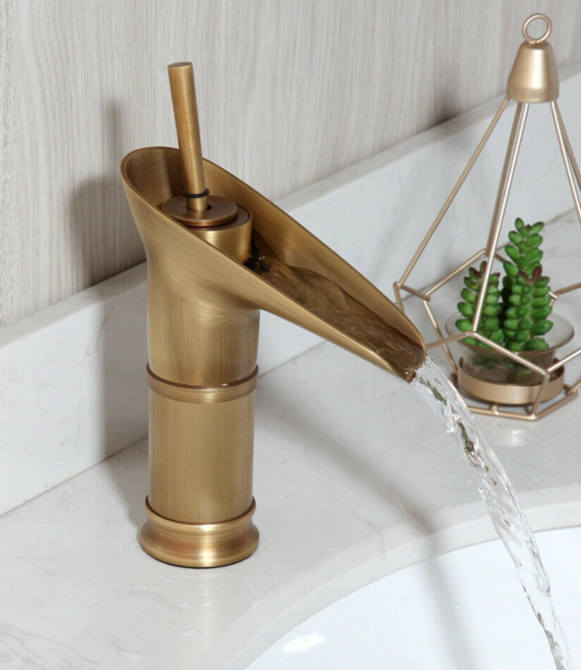 Rene Houtman Bronzen Watervalkraan - H220mm